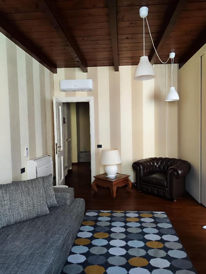 Daisy Apartment In Centro A Como Exterior photo